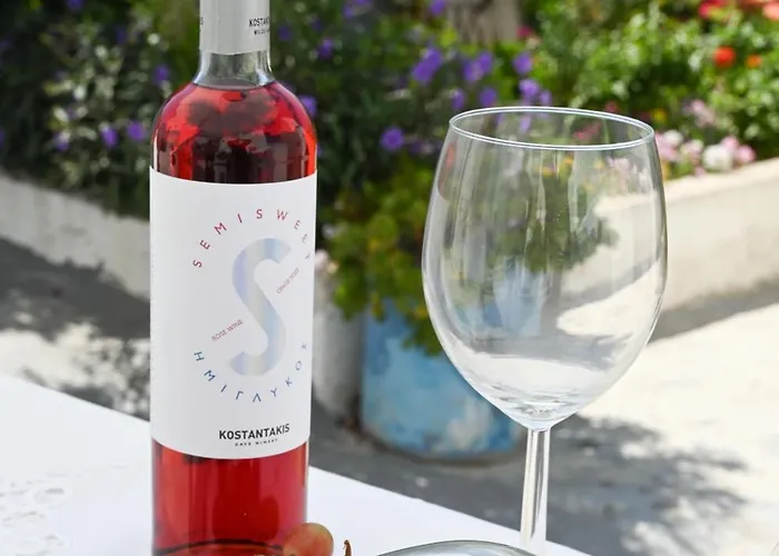 Dream House * Adamantas (Milos)